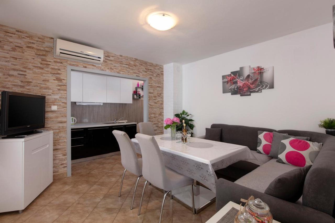 Holiday Home Dajana Pisak Bagian luar foto